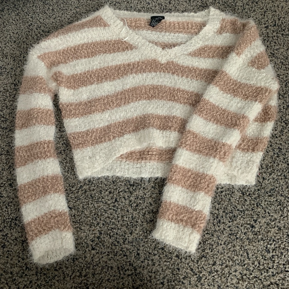 Medium Rue21 tan and white striped oversized sweater